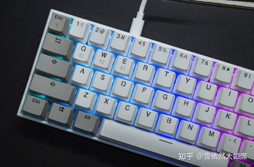 誠意滿滿的小火產(chǎn)品 腹靈F12 RGB凱華白軸開箱體驗(yàn)