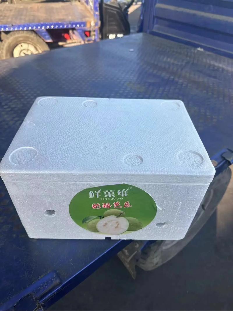 泡沫箱鮮果維芭樂到貨 ?? 樹上熟 香味十足! 保健食品!